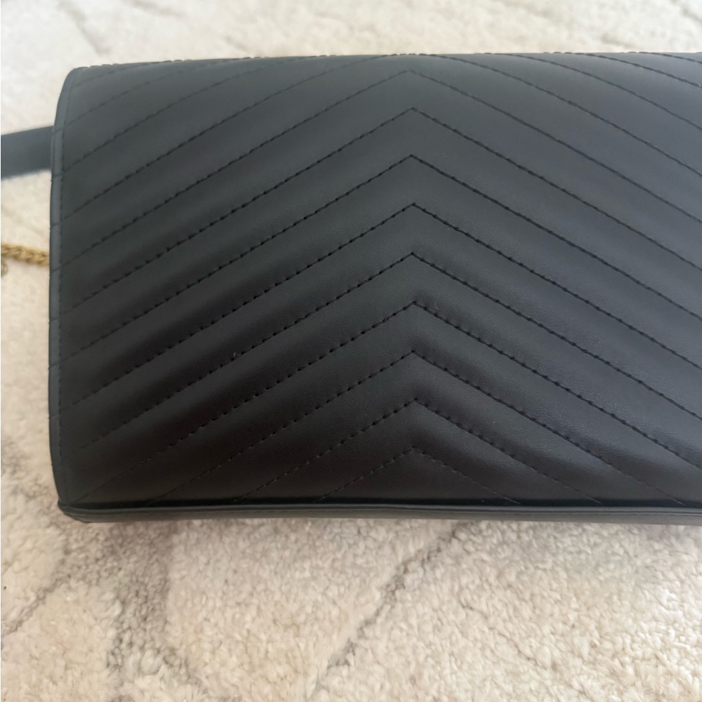 Black Chevron Quilted Leather wallet on chain - Picture 4 of 7
